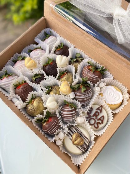 CAJA FRESAS Y CHOCOLATE