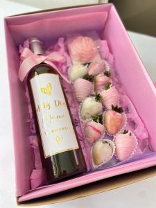 Caja Botella, Fresas y velita