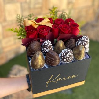 Caja Cuadrada Flores y Fresas con Chocolate