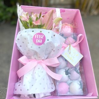Flores, Fresas y Velita en Caja