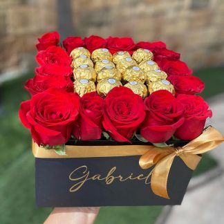 Caja cuadrada Rosas y Chocolates